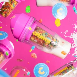 CrunchCup Original Tragbarer Müslibecher To Go 260 + 250 ml | Pink