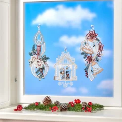 Fensterbild-Stickerei aus Plauener Spitze Winterhaus