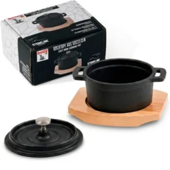 Freyersbacher Mini Cocotte 9 cm Gusseisen, Kleiner Emaille Topf | Rund, mit Brett und Tuch