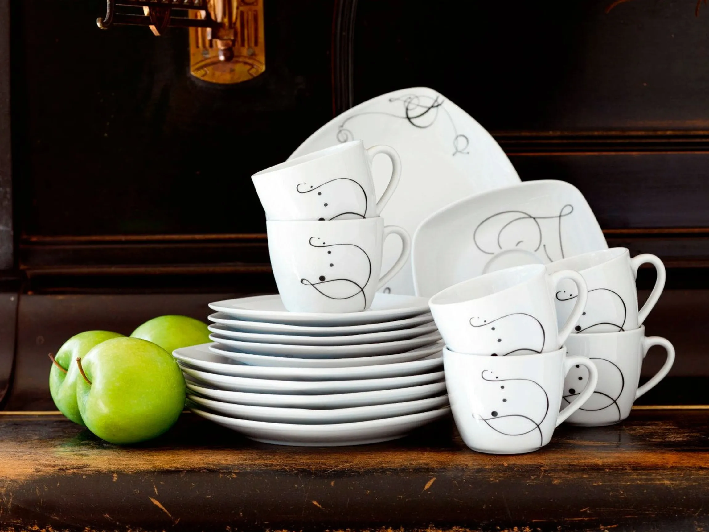 Kombiservice, Porzellan CHANSON 6 x Speiseteller, 6 x Suppenteller, 6 x Dessertteller, 6 x Kaffeetasse, 6 Kaffeeuntertasse