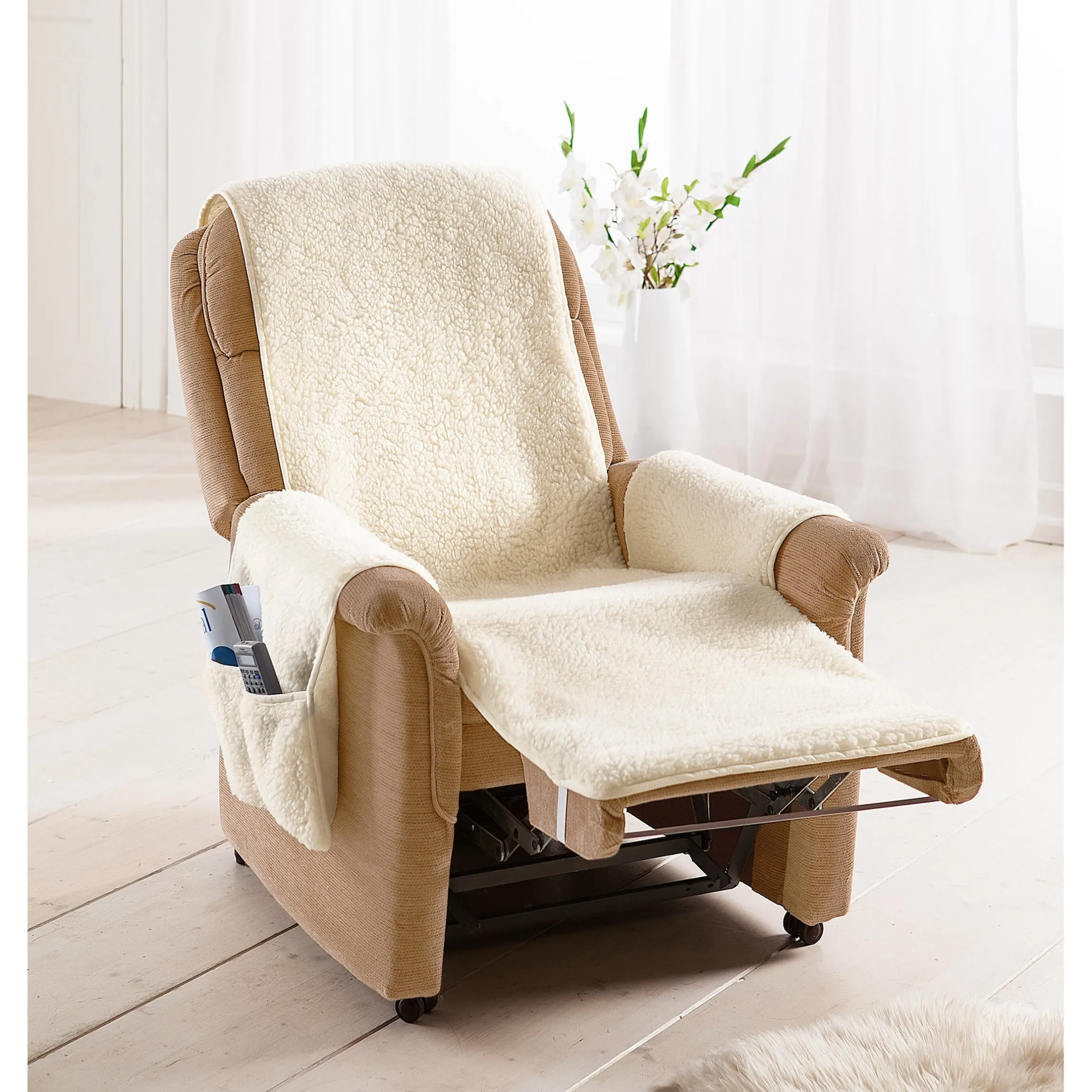 Schurwoll-Sesselschoner mit Fußteil beige