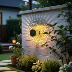 Solar-LED-Wandleuchte & Gartenstecker „Schattenspiel“, 2 Stück